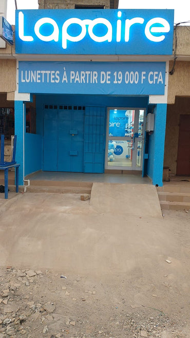 Point de vente Lapaire Adetikope avec architecture moderne et identification claire